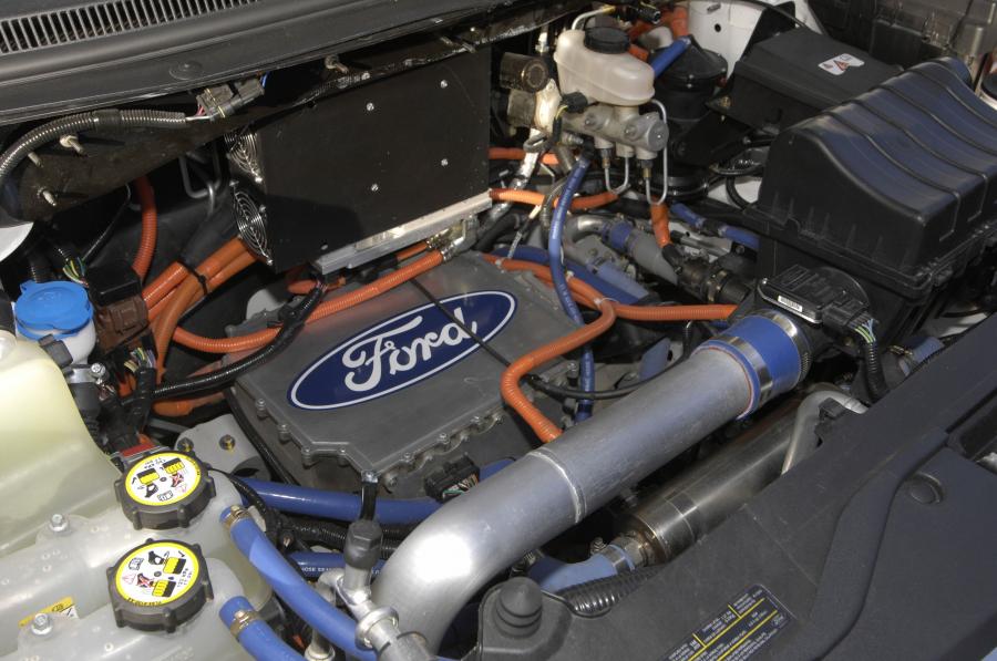  Ford Edge HySeries Plug In Hybrid 2007 года  (фото 6 из 27)